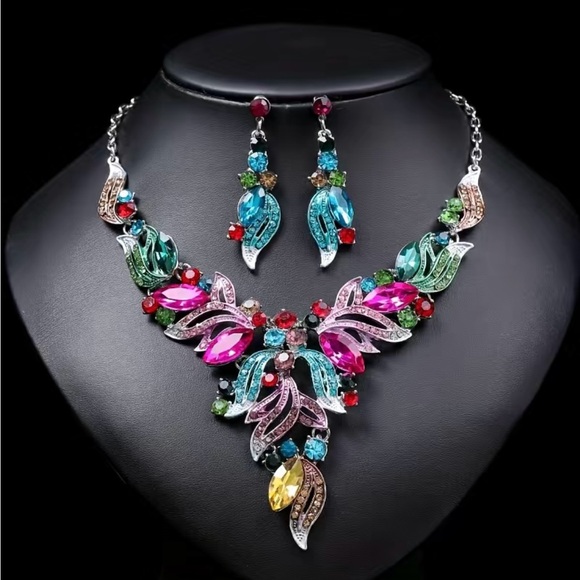 Jane Chic Designs The Princess Necklace and Earring Set - Picture 1 of 5